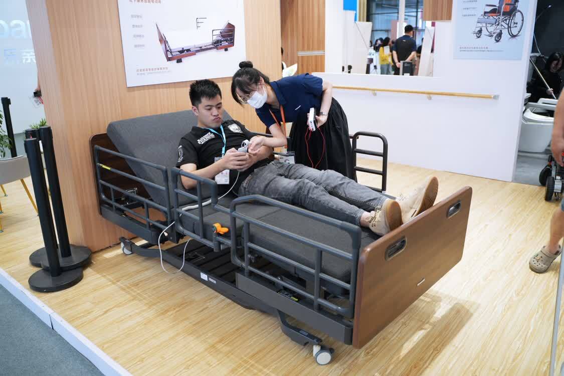 松下康养 适老化改造  养老房装修 护理床 养老圈